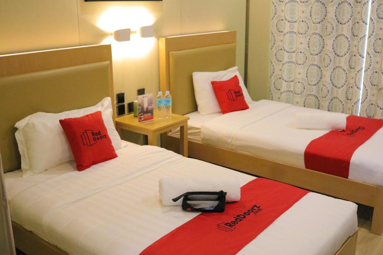Reddoorz Plus @ As Fortuna Cebu Bagian luar foto